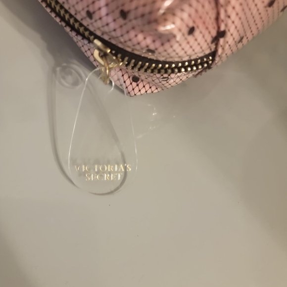 Victoria's secret cosmetic pouch - Picture 3 of 4